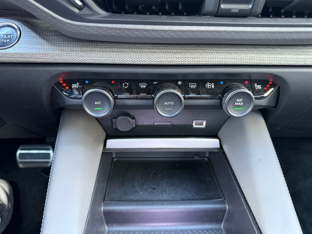 Fahrzeugabbildung Citroën C5 X PureTech 180 Start&Stop EAT8 SHINE PACK