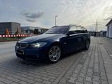 BMW Bmw e91 330i - BMW 330 Kombi 330i e91 mit Benzin-Antrieb