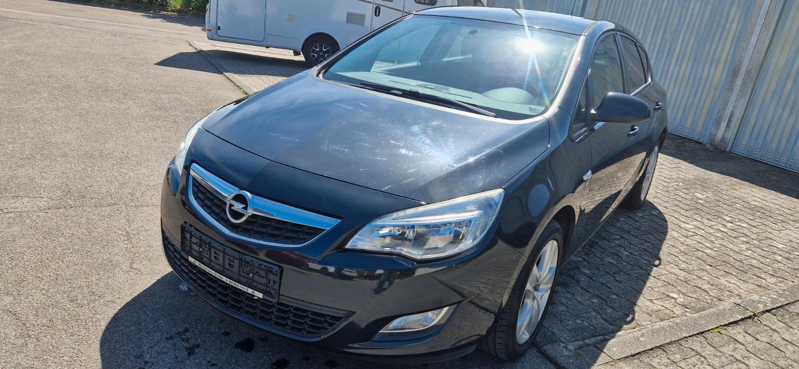 Opel Astra J Lim. 5-trg. 2.Hand-Leder