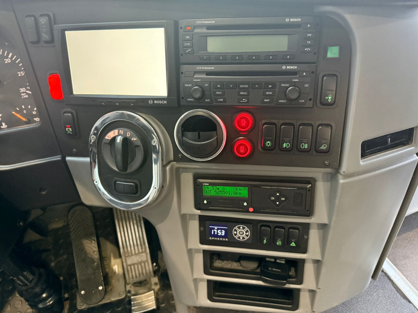 VANHOOL  2017 - Image 10 of 35