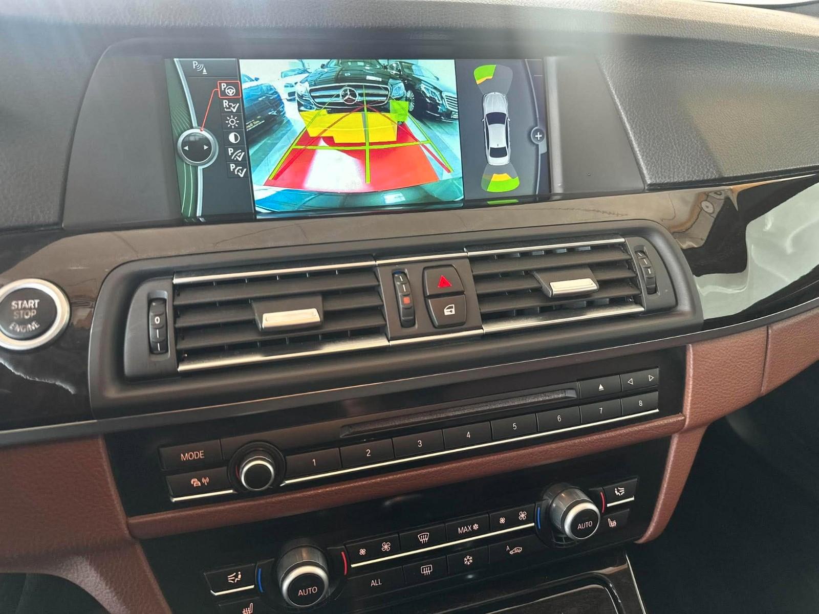 BMW 530i 3.0 272ch PACK M INDIVIDUAL - TOIT PANORAMIQUE - CUIR - HUD - ACC - VISION NOCTURNE