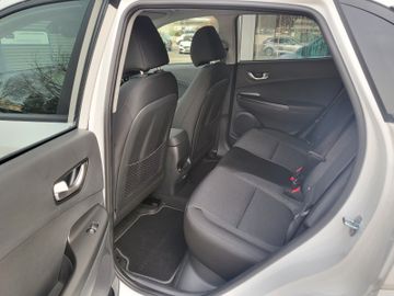 Fahrzeugabbildung Hyundai KONA Elektro TREND 100kw NAVI ASSI Wärmepumpe