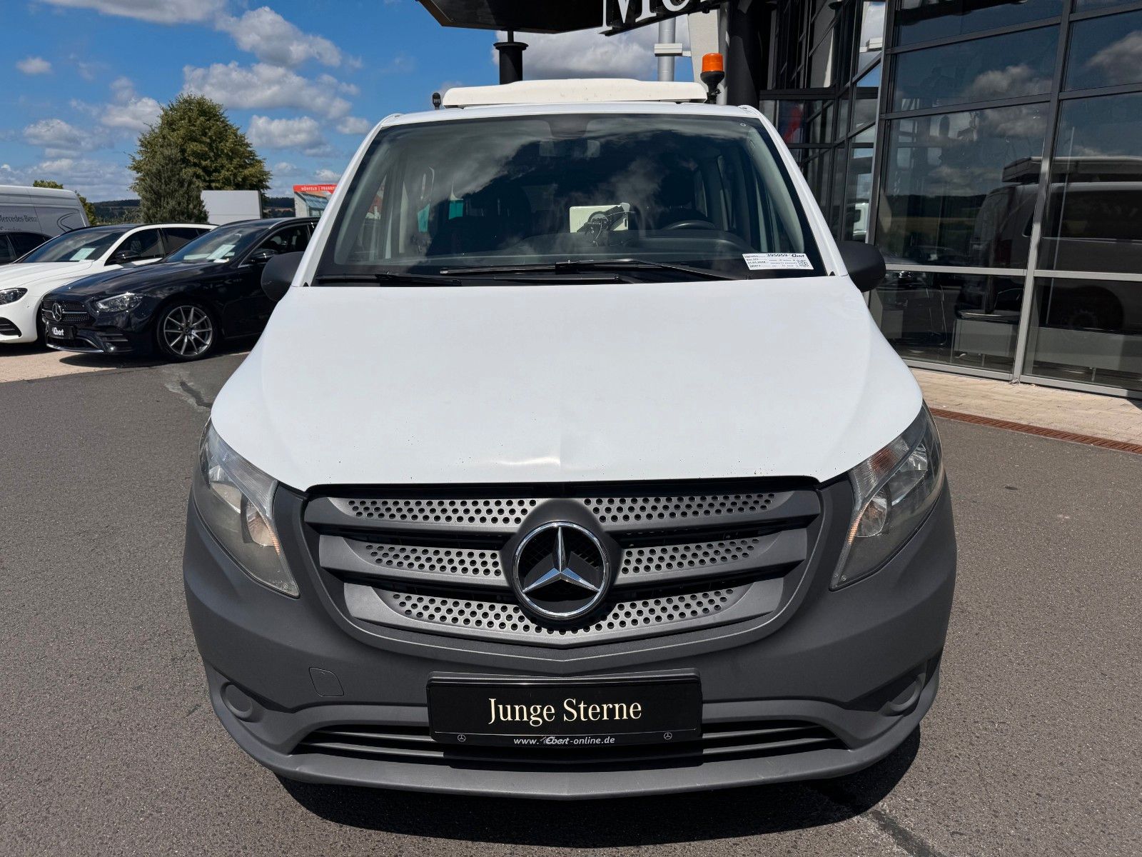 Fahrzeugabbildung Mercedes-Benz Vito 111 CDI Tourer Begleitfahrzeug BF3+ / WVZ