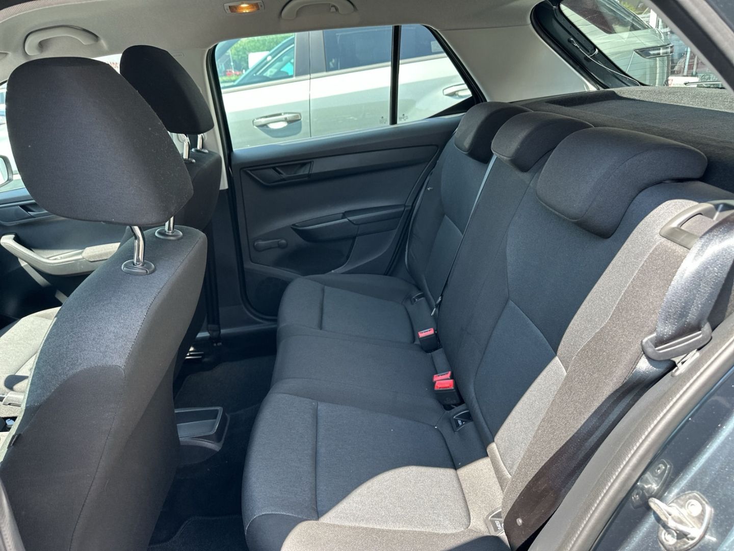 Fahrzeugabbildung SKODA Fabia Cool Plus 1.0 DAB Tel.-Vorb. PDC Alu Klima