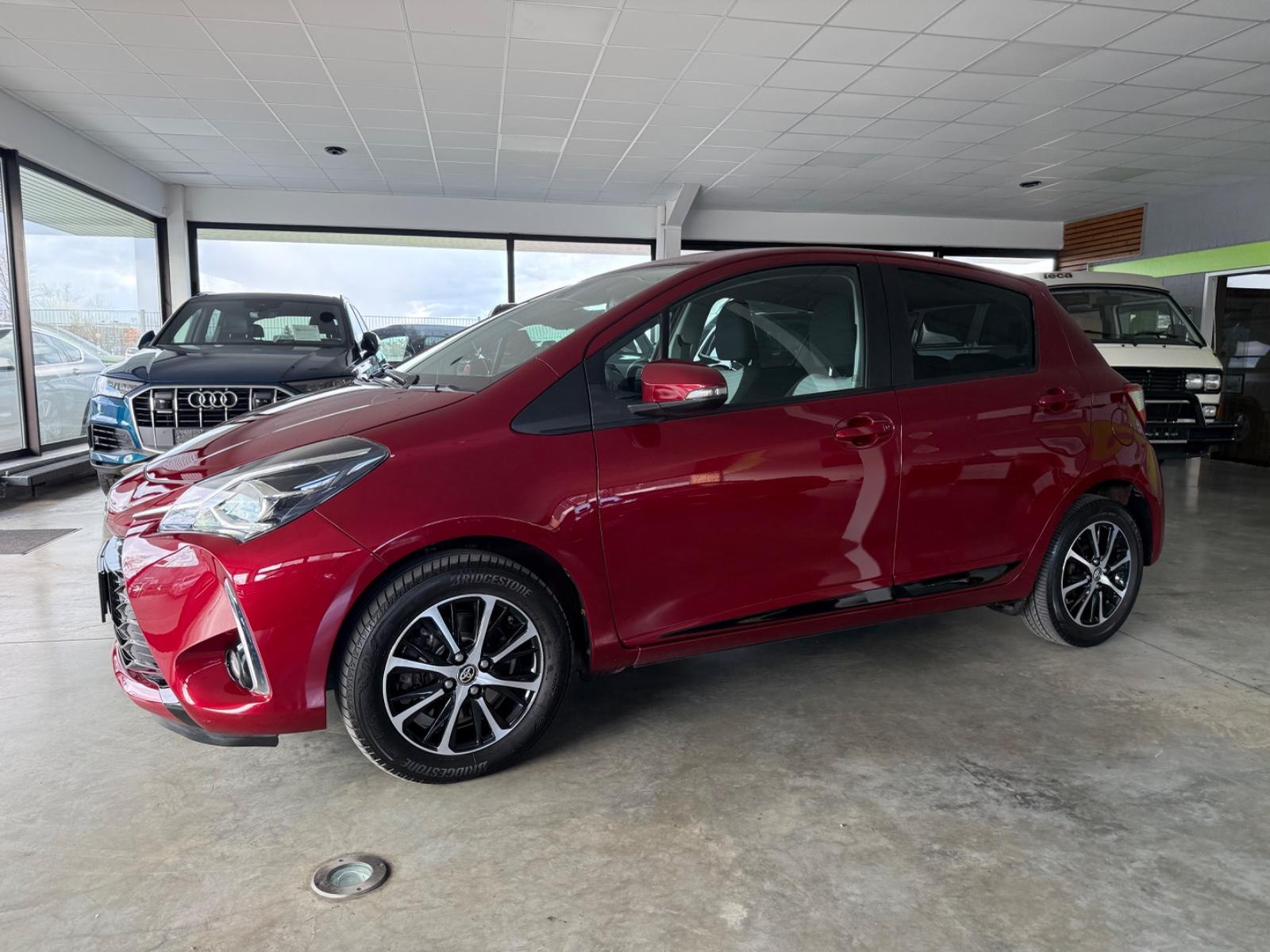 Toyota Yaris 1,5/CarPlay/SHZ/Tempomat/111 PS