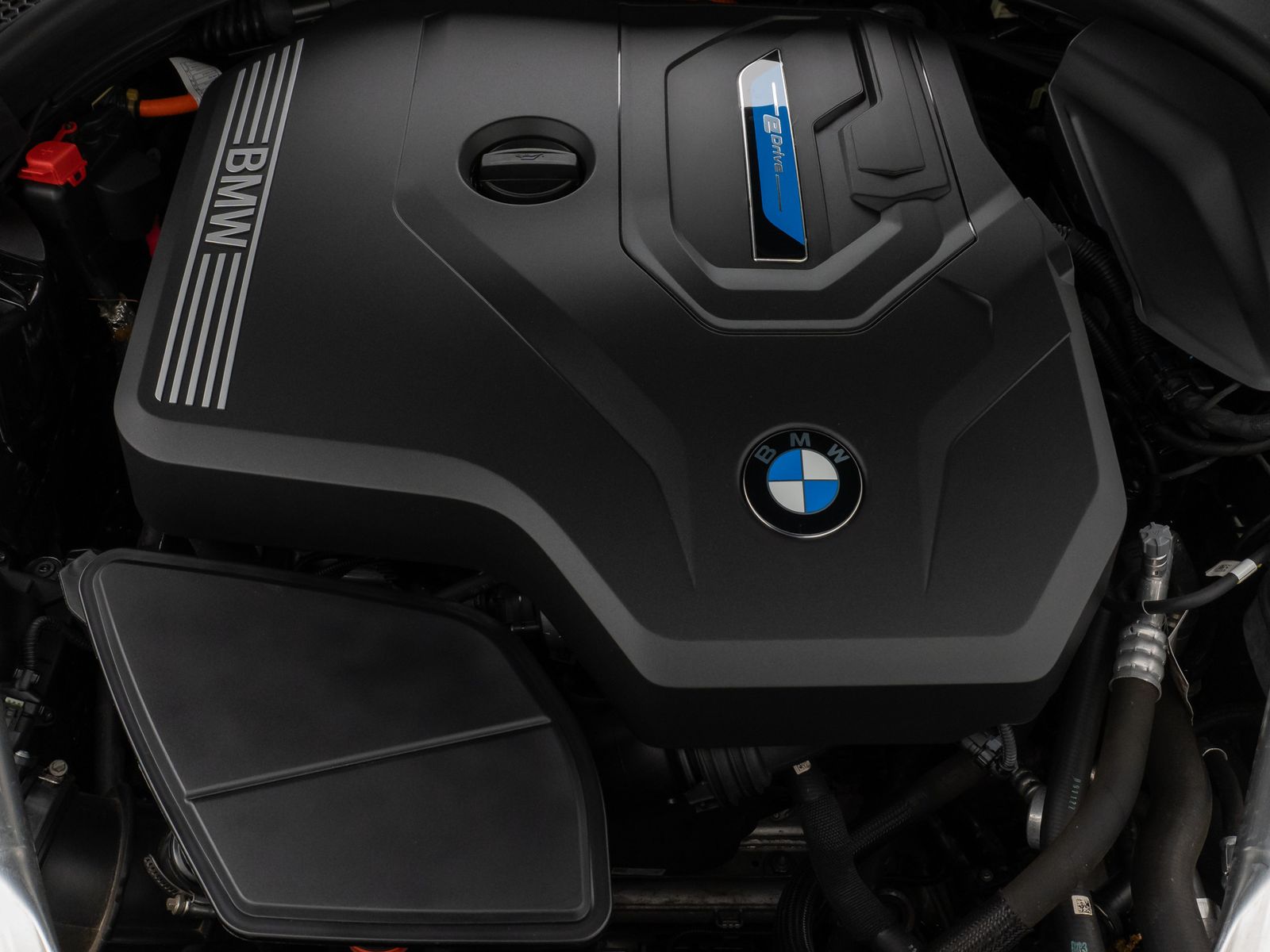 Fahrzeugabbildung BMW 530e LuxuryLine Kamera Laser HUD DAB H/K Komfort