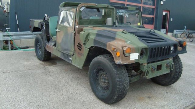 Hummer H1, Model M 1123, gute Basis zum wieder aufbauen