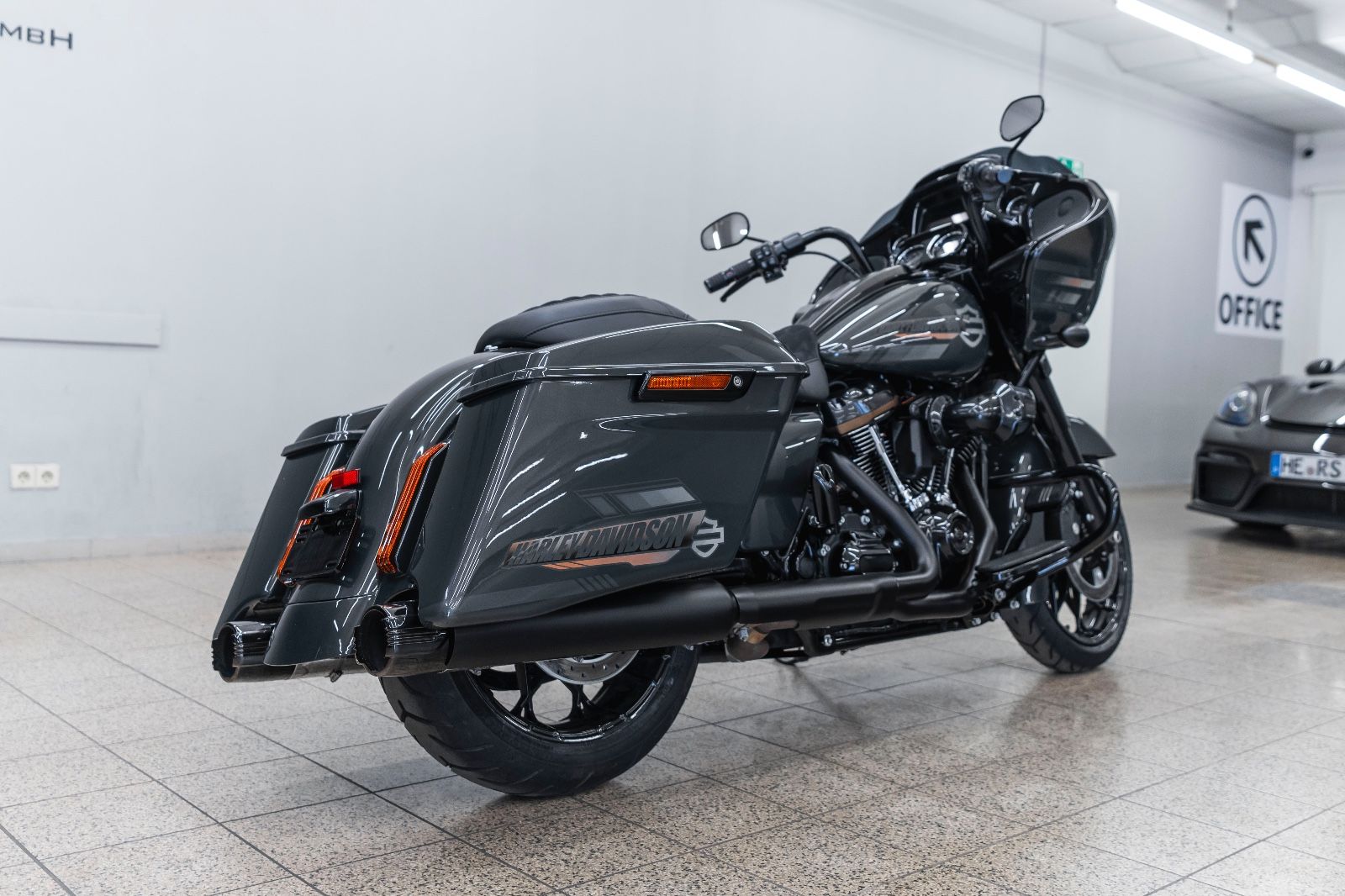 Fahrzeugabbildung Harley-Davidson FLTRXST Road Glide
