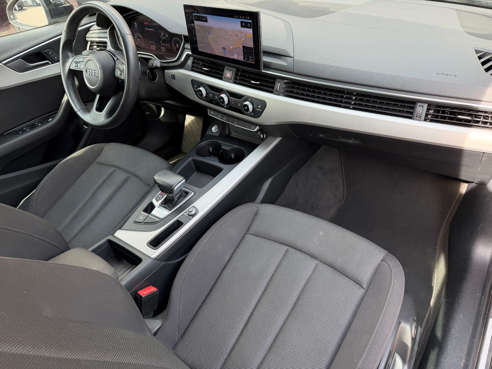 AUDI A4 A4 Avant 40 TFSI MMI Navigation Plus – Ansicht 14