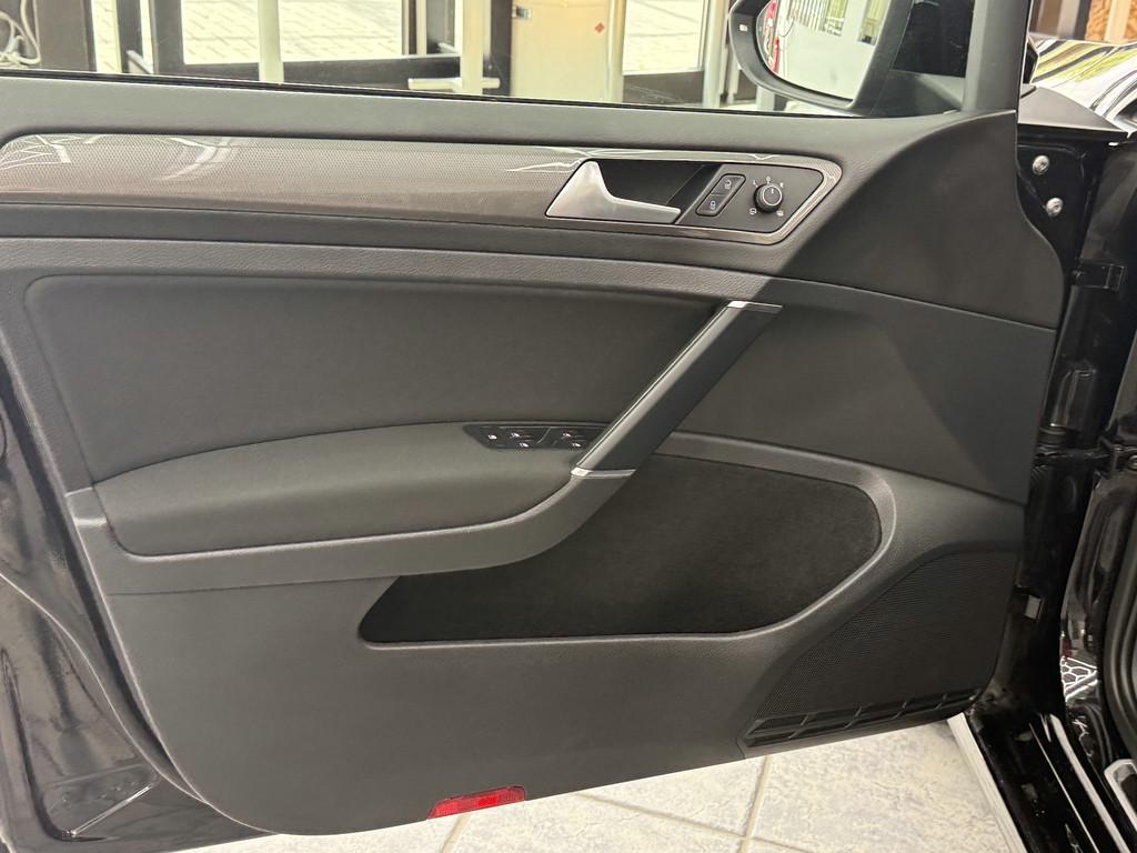 Volkswagen Golf VII 1.5 TSI IQ.DRIVE, Standheiz., ACC, Navi