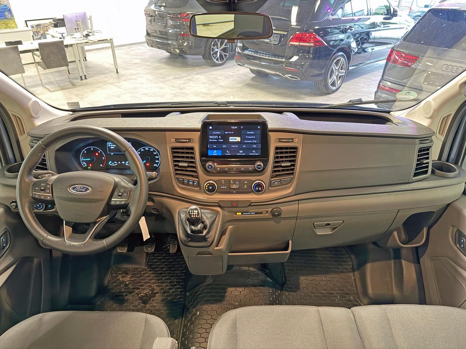 Fahrzeugabbildung Ford TRANSIT 350 L3H2 MIXTO/7-SITZE/R-CAM/PDC/CARPLAY