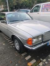 Mercedes-Benz Mercedes 230 C - Mercedes-Benz 230 in Düsseldorf