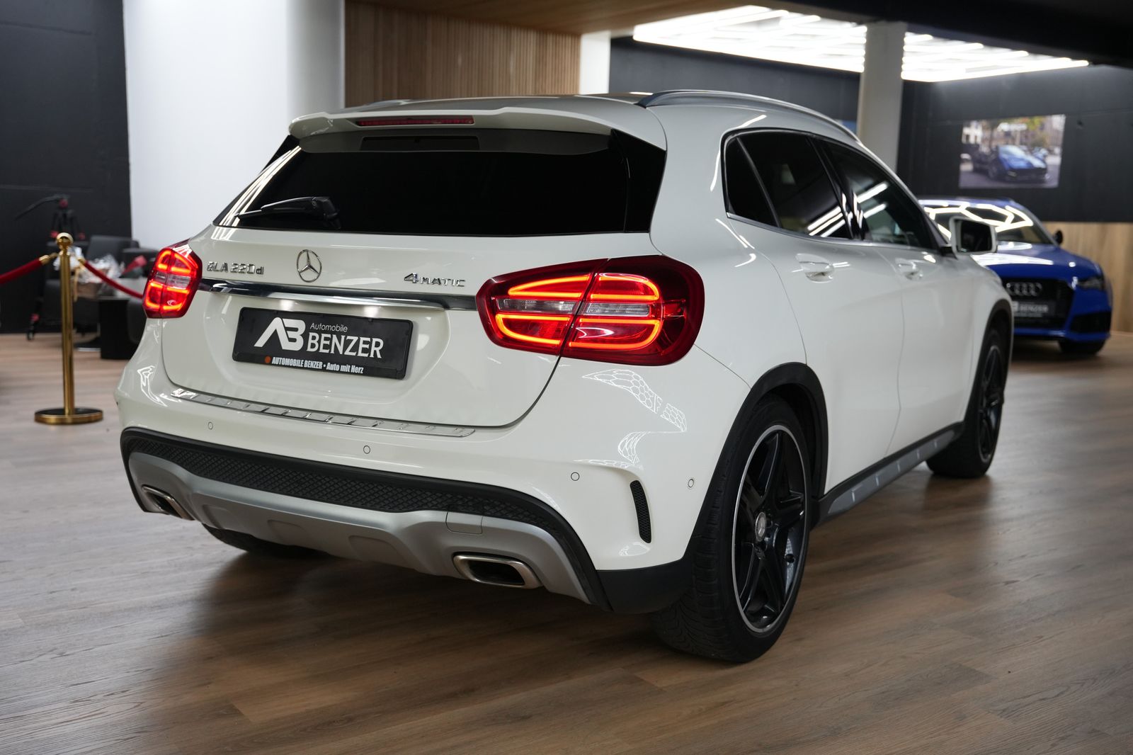 Fahrzeugabbildung Mercedes-Benz GLA 220 CDI 4Matic *AMG*SHZ*Navigation*