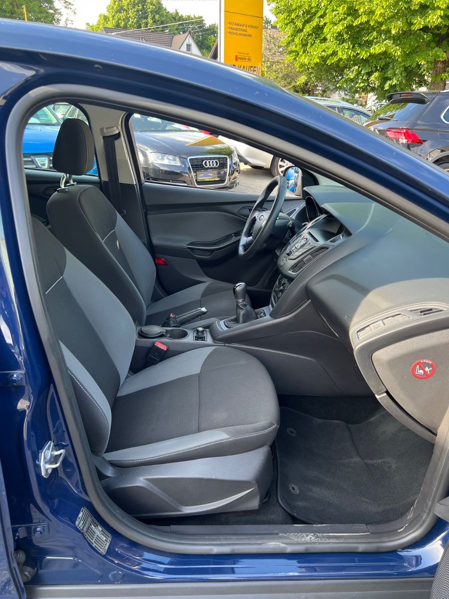 Fahrzeugabbildung Ford Focus Turnier 1.6 Ambiente