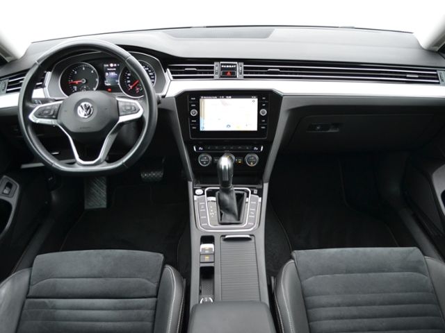 Passat Variant 2.0 TDI DSG Elegance AHK/MATRIX/1