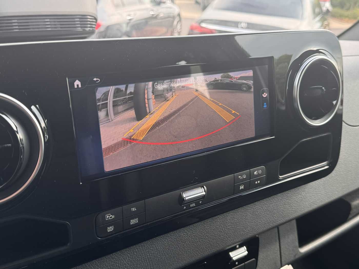 Fahrzeugabbildung Mercedes-Benz Sprinter 319 CDI 4x4 DoKa AHK3,5 Klima Kamera