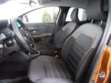 Dacia Sandero III Stepway Comfort LPG, 8-fach bereift