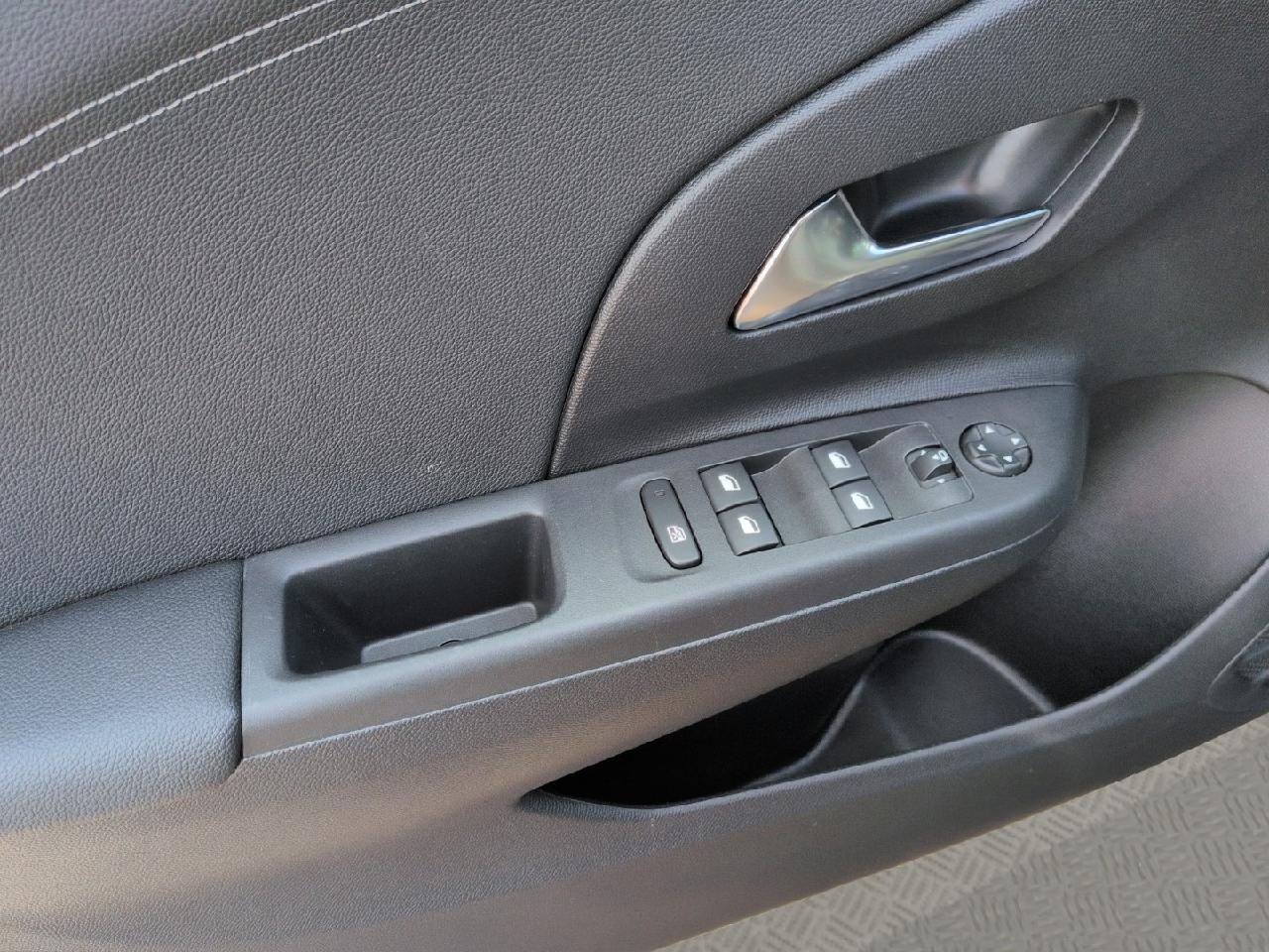 Fahrzeugabbildung Opel Corsa 1.2T Elegance - Sitz-, Lenkradhzg., Kamera