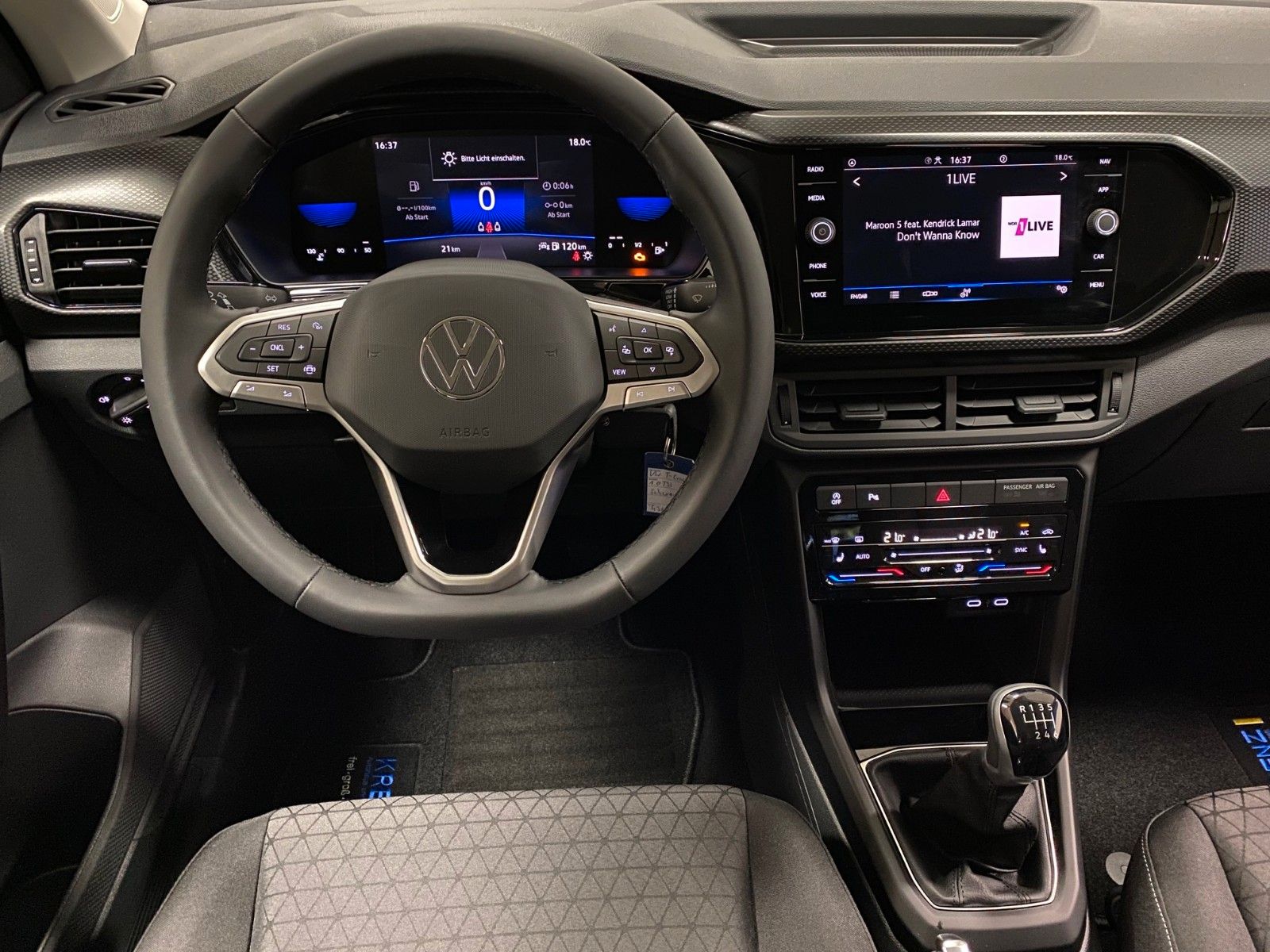 Fahrzeugabbildung Volkswagen T-Cross 1.0 TSI LIFE+ALLWETTER++SITZHEIZUNG+PDC+