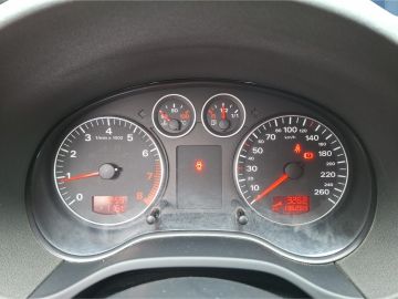 Audi A3 Attraction 1.6 °Nur an Händler!°