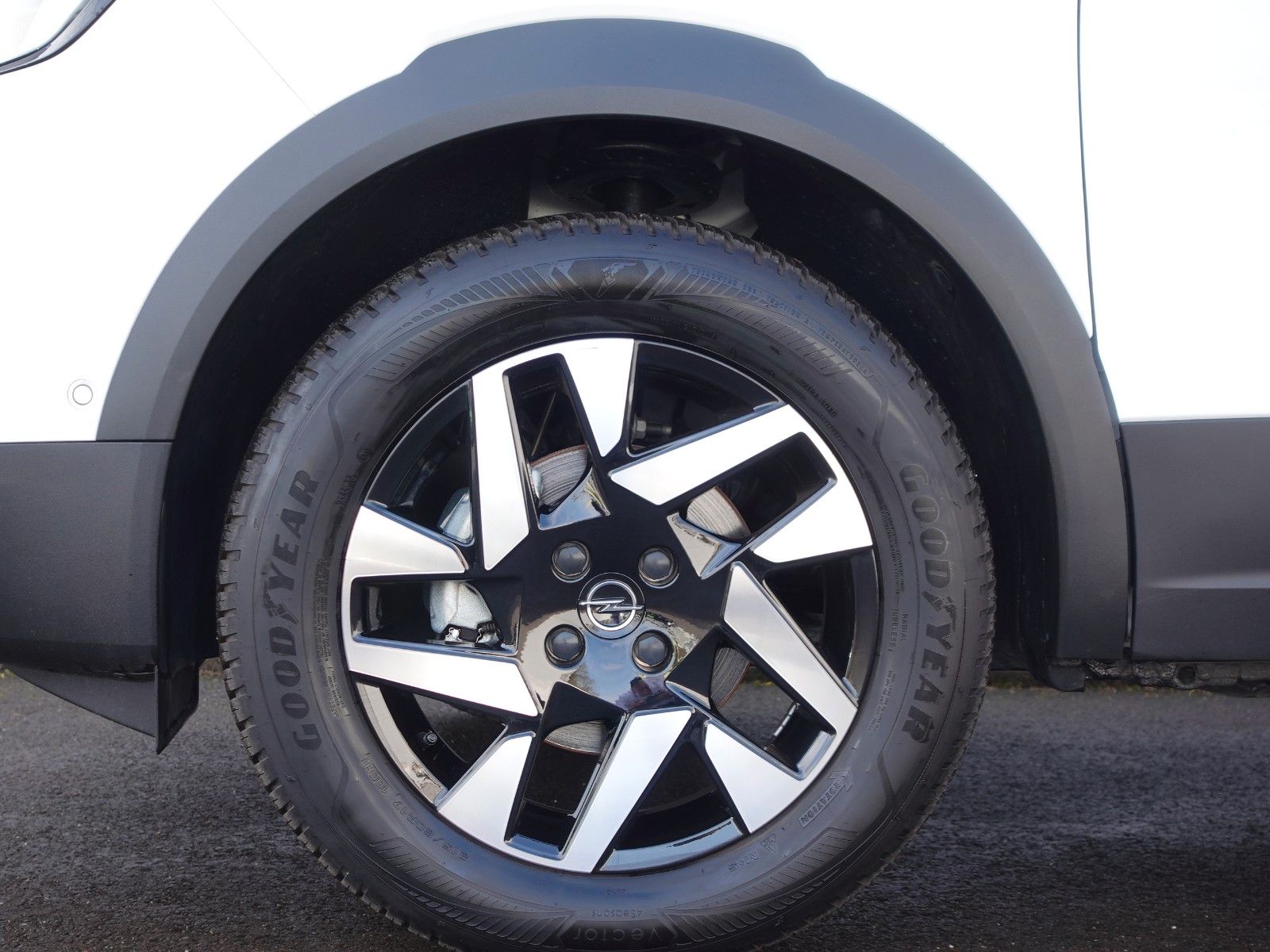 Fahrzeugabbildung Opel Mokka GS 1.2T,10"Navi,Kamera,Sitzhzg,Allwetter
