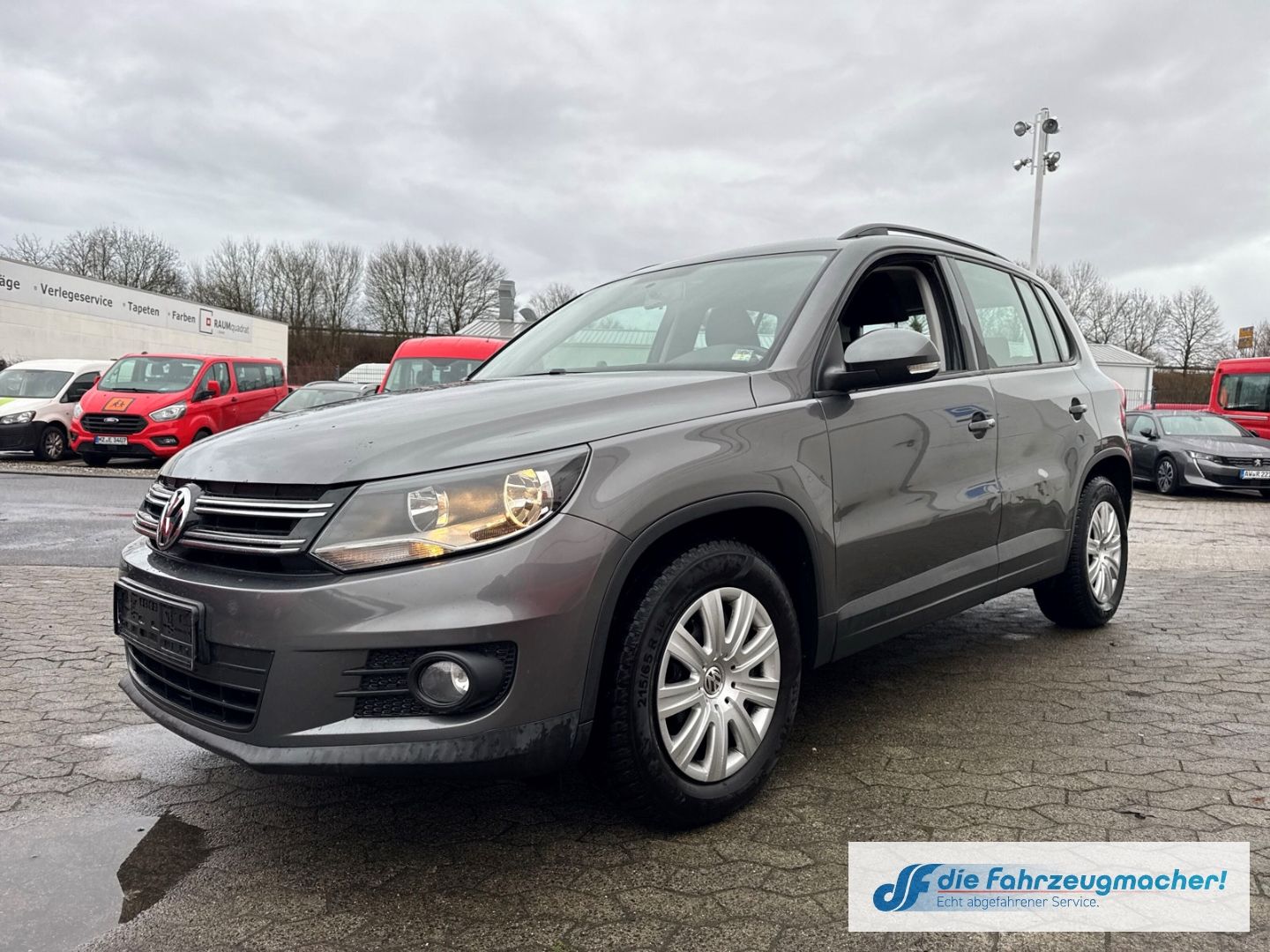 Fahrzeugabbildung Volkswagen Tiguan Trend & Fun BMT PDC Berganfahrass.*EXPORT