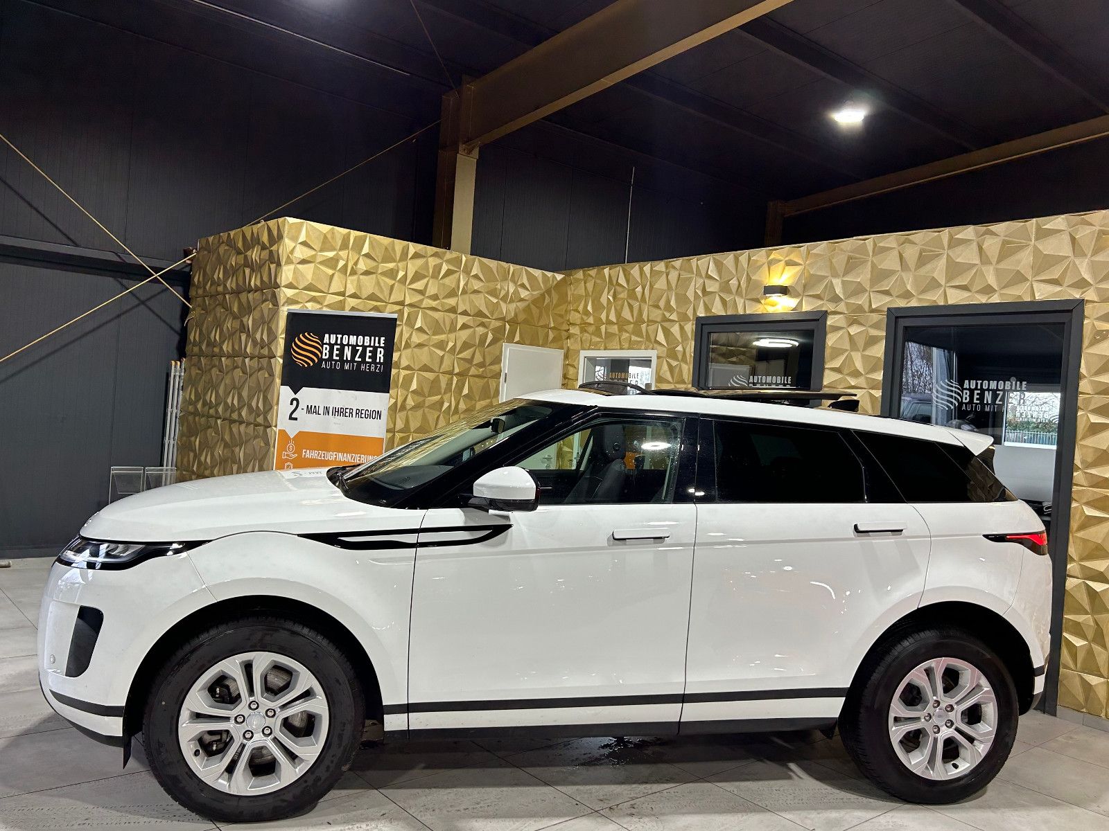 Fahrzeugabbildung Land Rover Range Rover Evoque Basis/PANO/APPLE/KAMERA/TEMPO