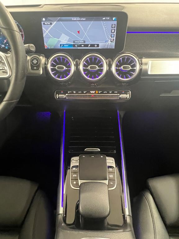 Mercedes-Benz GLB 220