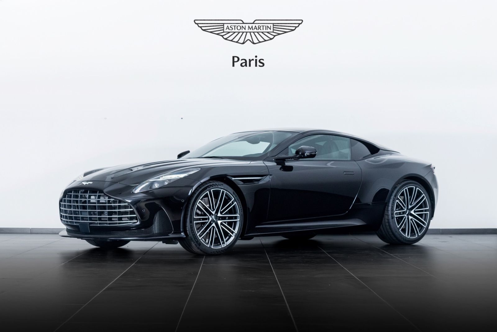 Aston Martin DB12 4.0 V8