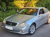 Mercedes-Benz 240 mit Gasanlage (Prins) - : mit Gasanlage