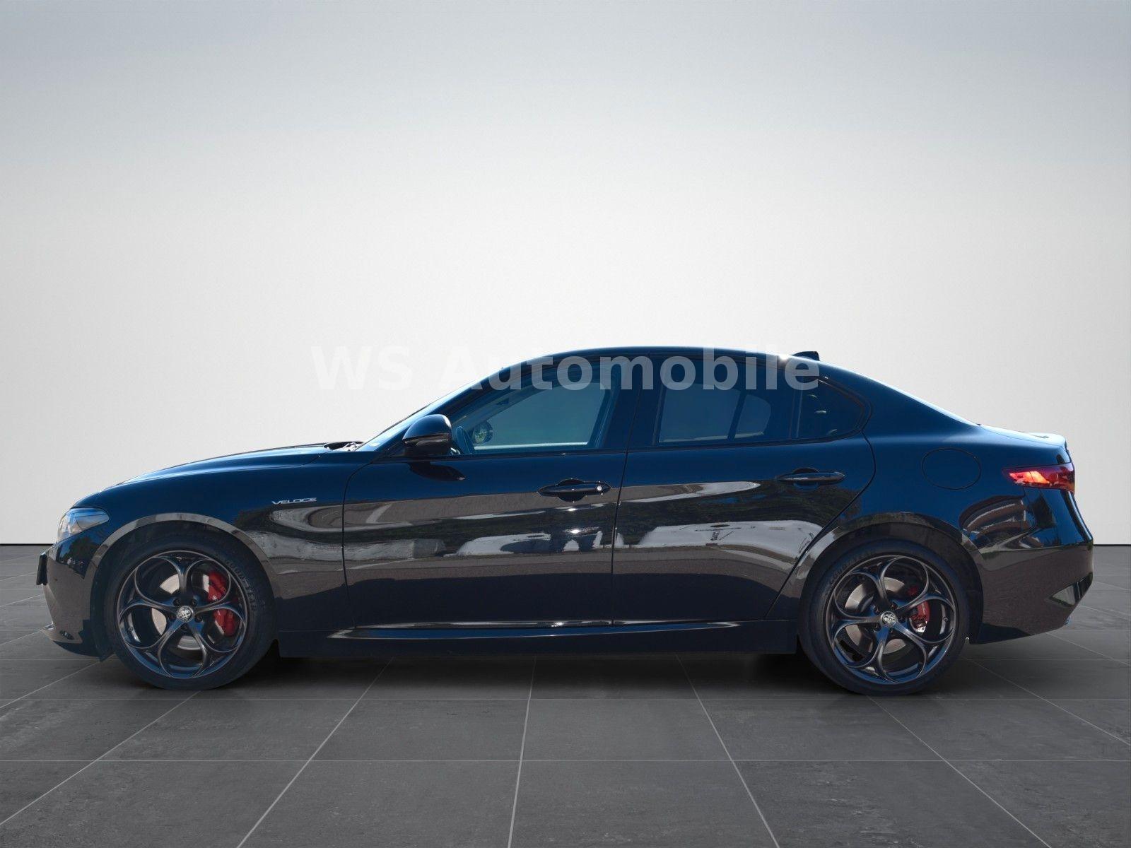 Alfa Romeo Giulia Veloce Q4 280 ch • Pack Performance • Brembo • Cuir • ACC • Caméra • 19"