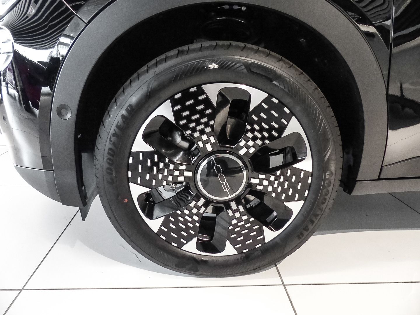 Fiat 600 La Prima Hybrid DCT Navi Massage Sitz LED imagem 3