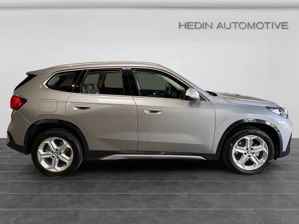 BMW X1 xDrive 20d xLine LED AHK KAM LHZ SHZ SPIEGELP foto 7