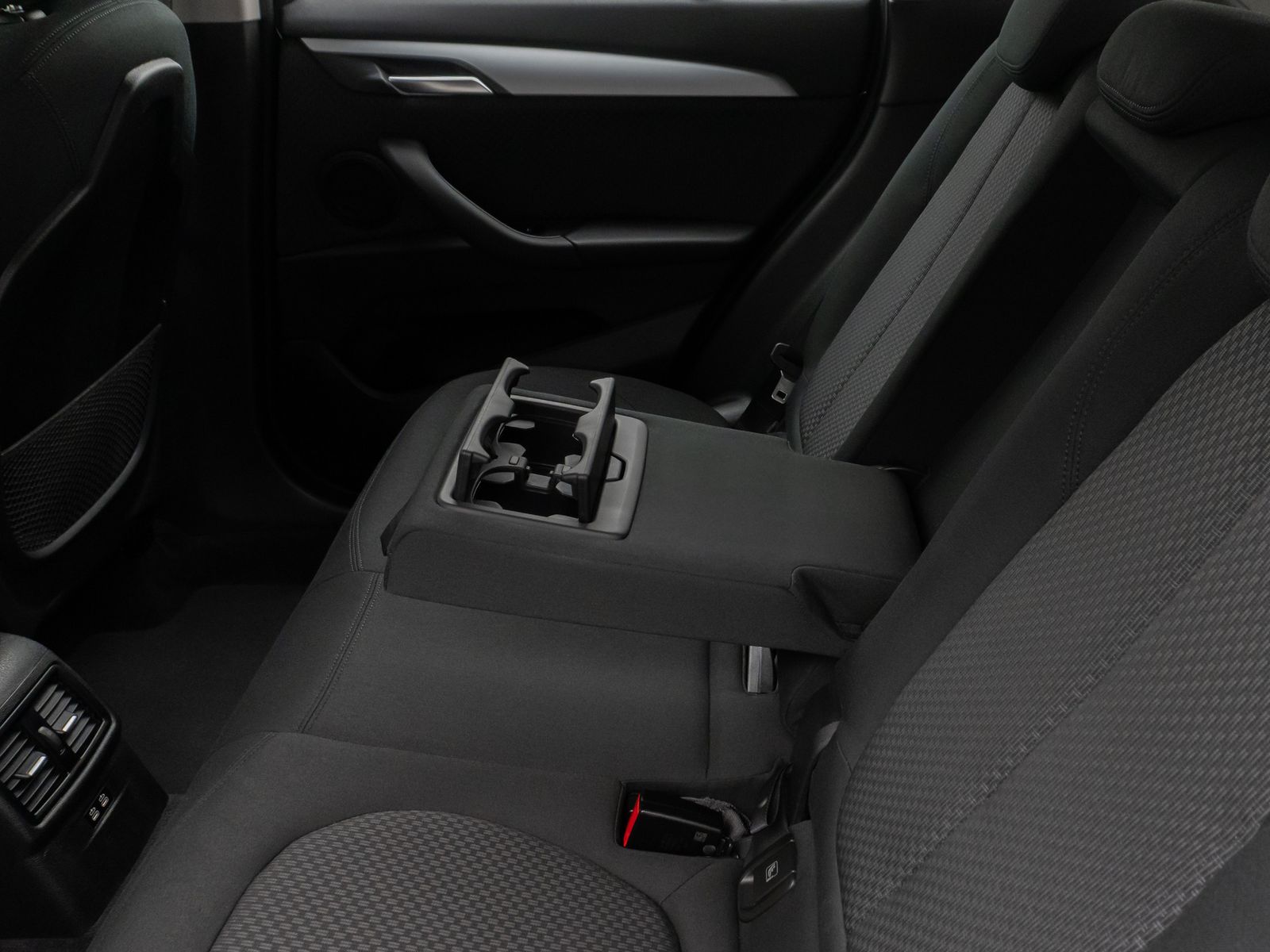 Fahrzeugabbildung BMW X1 xD25e Parkassist DAB Lordos Geschwindigkeitsr