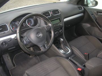 Volkswagen Golf - 6