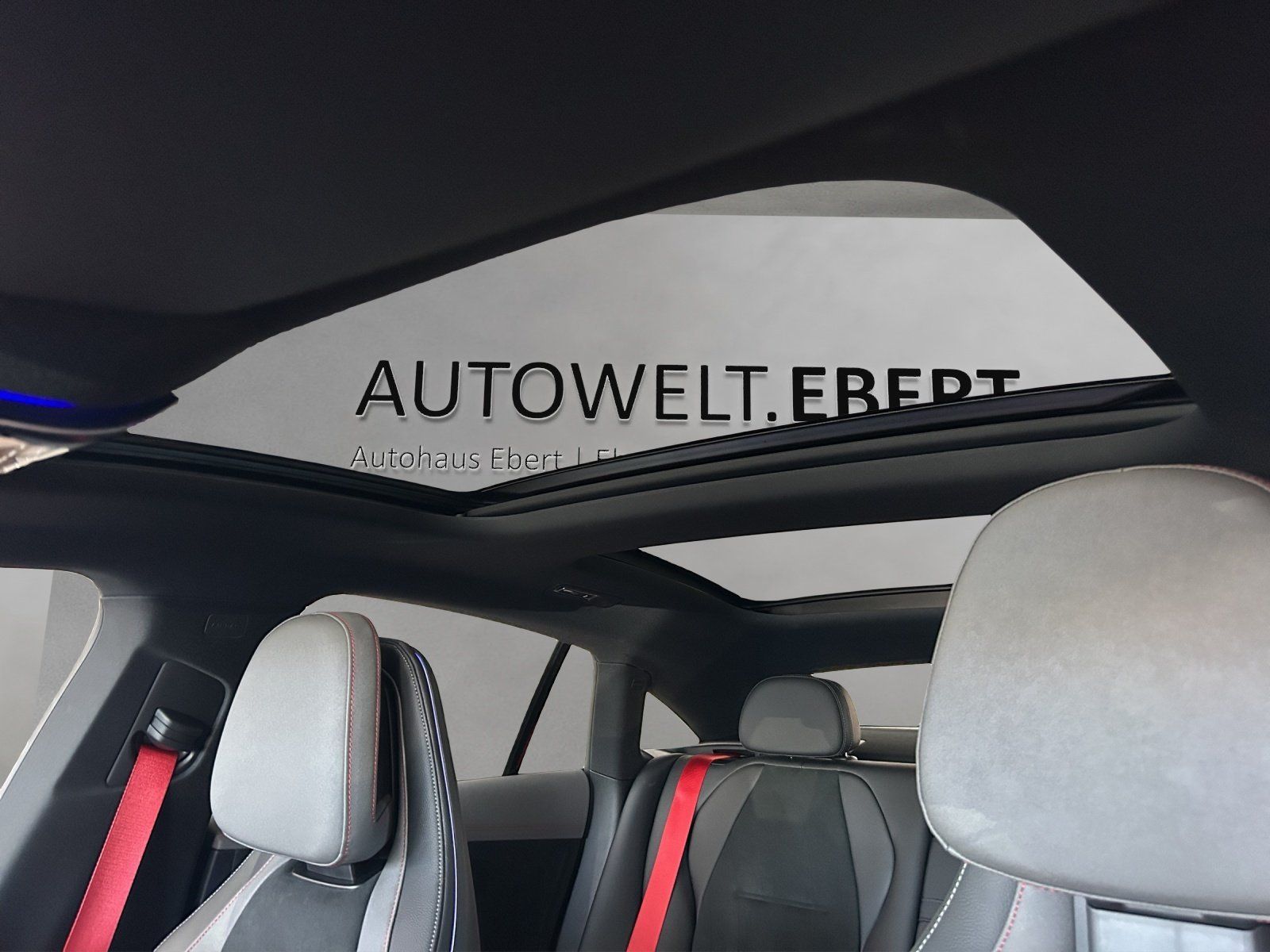 Fahrzeugabbildung Mercedes-Benz EQE 53 AMG Prem+ HYPER Pano DISTRO Memo AIRMATIC