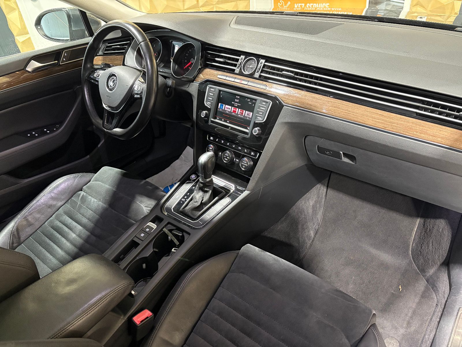 Fahrzeugabbildung Volkswagen Passat Variant Highline BMT/KAMERA/NAVI/SHZ/ACC/
