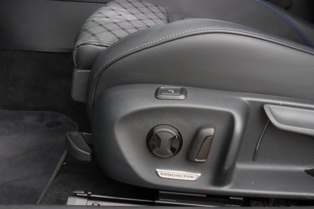 Volkswagen Passat Variant R-Line 2,0 l TDI DSG AHZV Sthzg foto 4