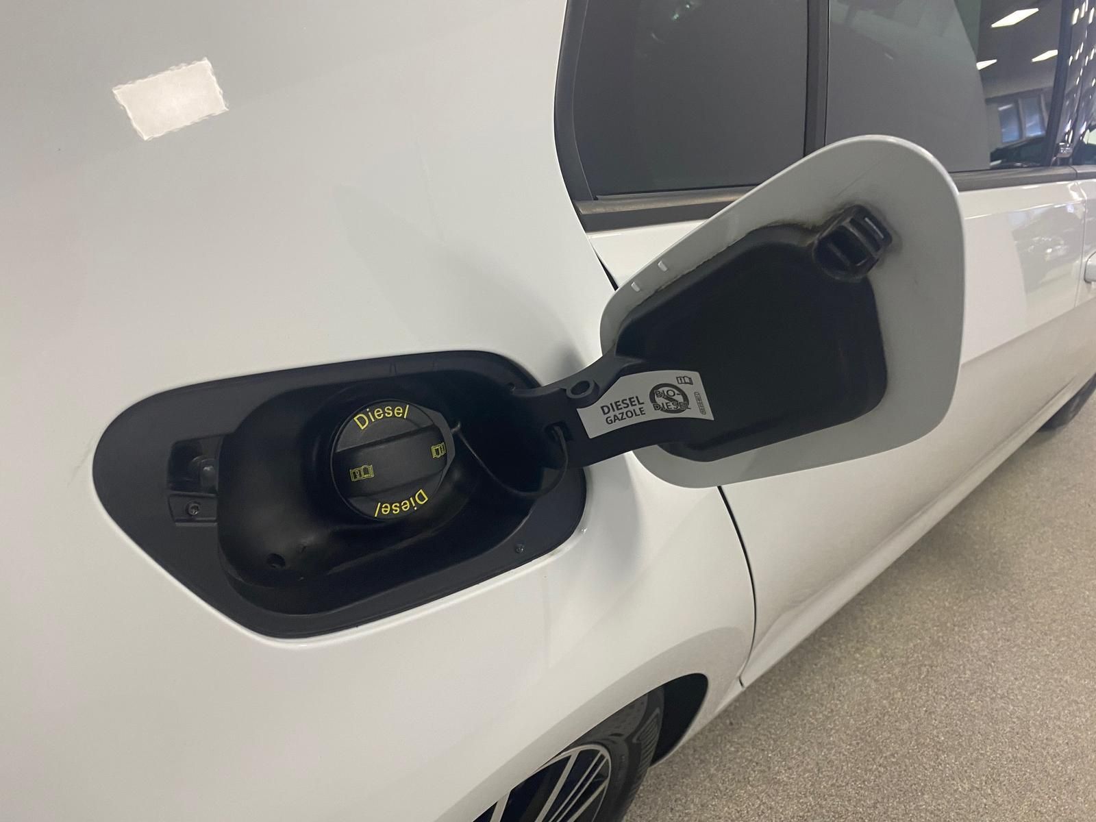 Fahrzeugabbildung Volkswagen Golf 2.0 TDI Allstar BMT KLIMA+NAVI+SITZHEIZ+PDC