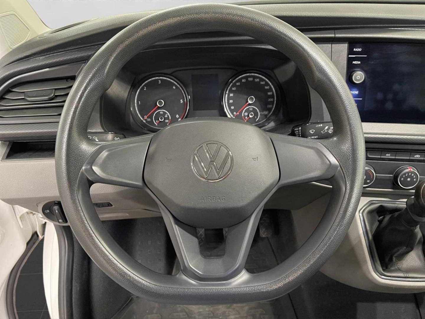 Volkswagen T6.1 Transporter Kasten Plus 2.0 TDI AHK Kamera 