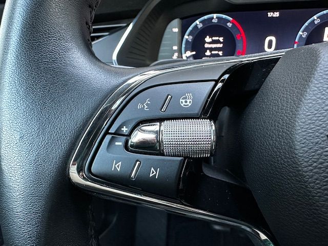 Octavia Combi Tour NAV;KESSY;ACC;CARPLAY