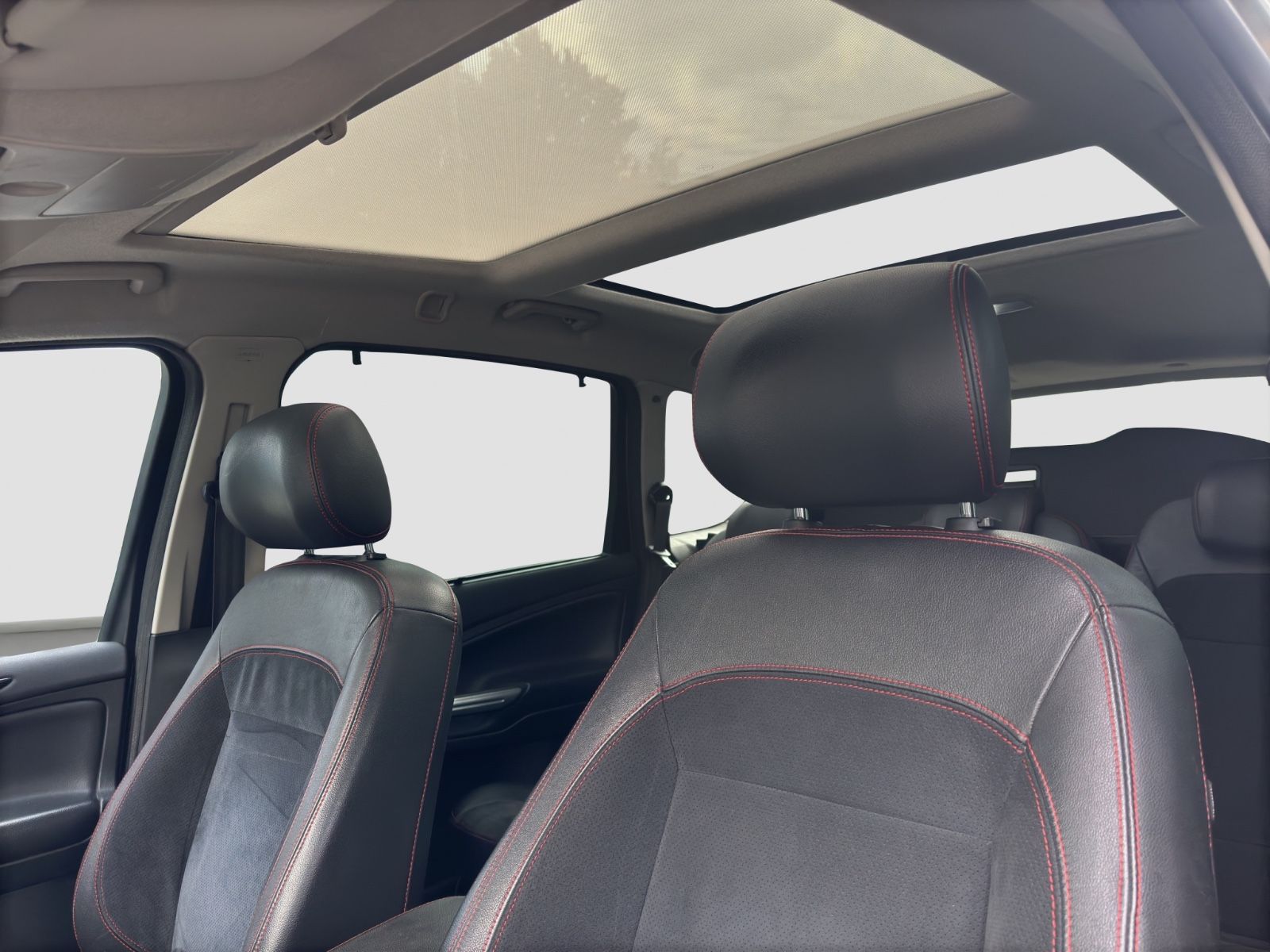 Fahrzeugabbildung Ford S-Max S-MAX Titanium S/Navi/PDC/Panorama/