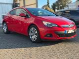 Opel Astra J GTC Edition - Opel Astra: Rot