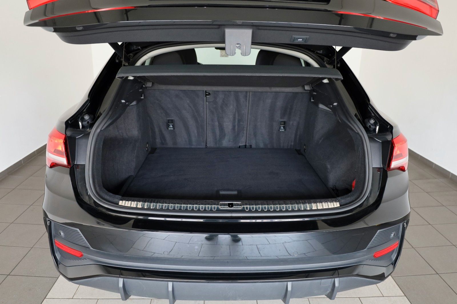 Fahrzeugabbildung Audi Q3 Sportback 35 TFSI S line,Leder,Navi,Kamera,SH