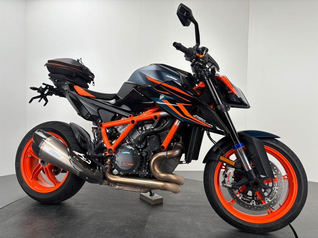 Fahrzeugabbildung KTM 1290 SUPER DUKE R EVO *TECHPACK *AKRA *POWERPART