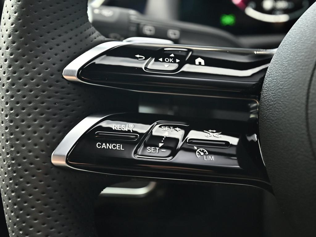 Mercedes-Benz A 250 e AMG Sport Advanced+ HUD LED 360° NAVI BT
