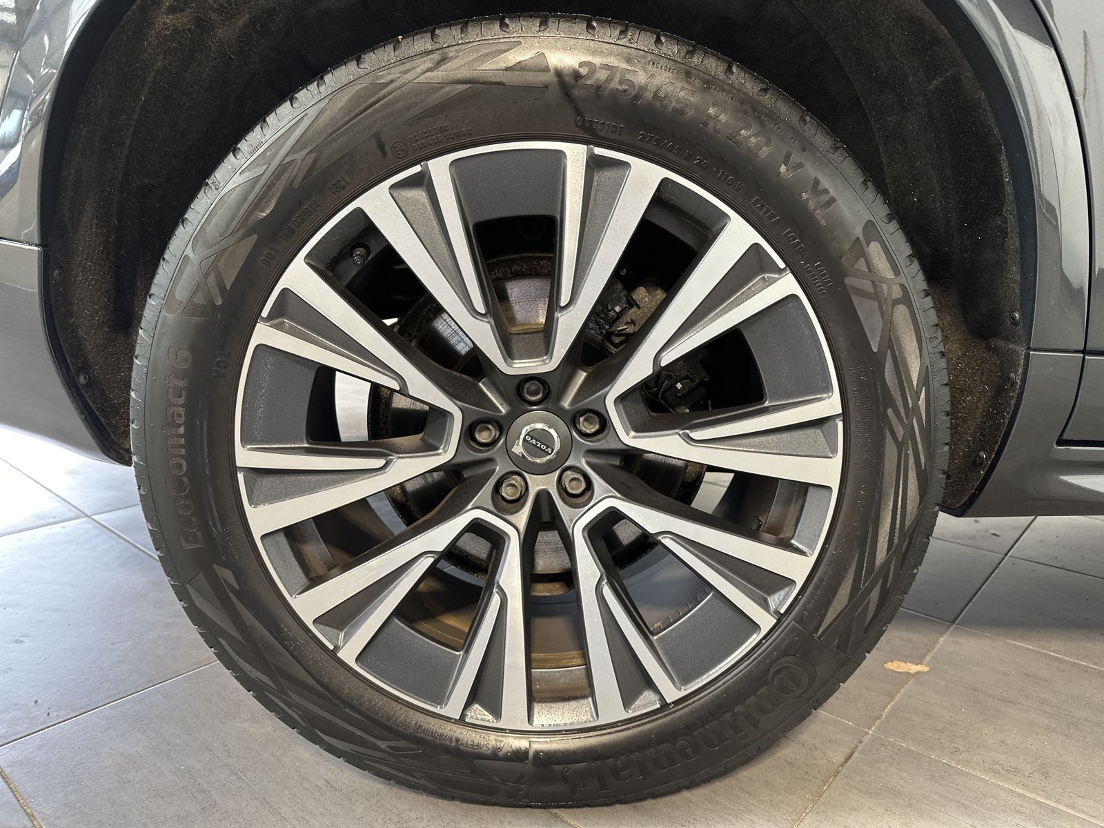 Fahrzeugabbildung Volvo XC90 B5 AWD Momentum Pro NAV+LED+VC+PANO+AHK+H&K