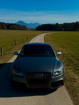Audi RS5 4.2 FSI S tronic quattro -