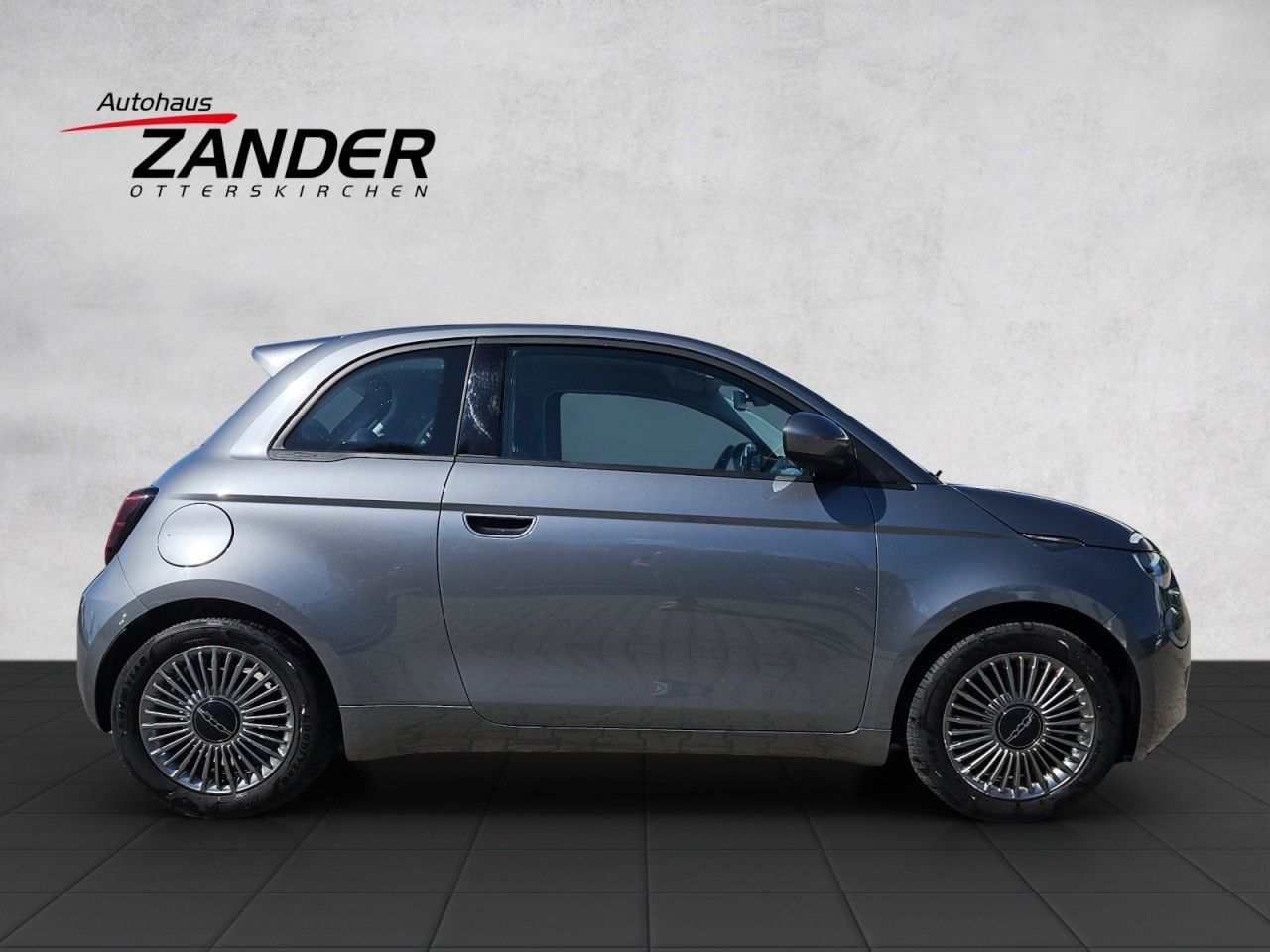 Fahrzeugabbildung Fiat 500 e Icon Batterieprotokoll,Tempomat,Navi