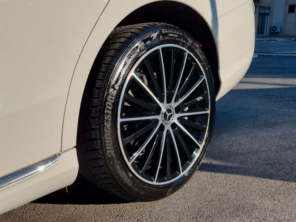 Image of Mercedes-Benz C 300